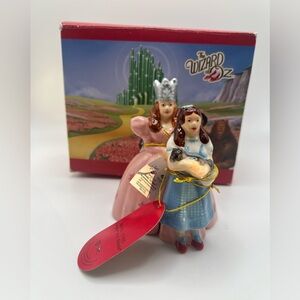 Salt and Pepper Shakers Wizard of Oz Glinda Dorothy Toto Brand New with Box